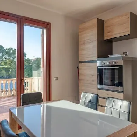 Sabina Apartament *